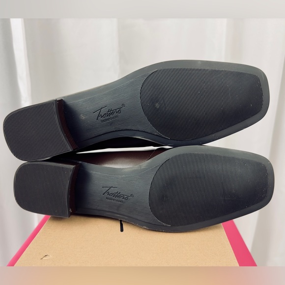 Trotters Ash Slip-On Fudge Brown Closed Toe Loafer    10 Narrow     New in box! - Picture 12 of 14